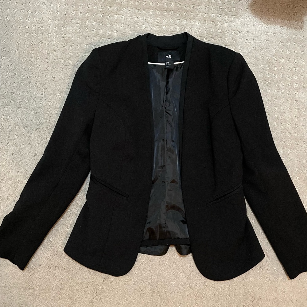 H&M blazer, size 6, black